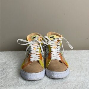 Nike SB Zoom Midi Paisley Blazer Premium Men's 7.5 Orange and Yellow Sneakers